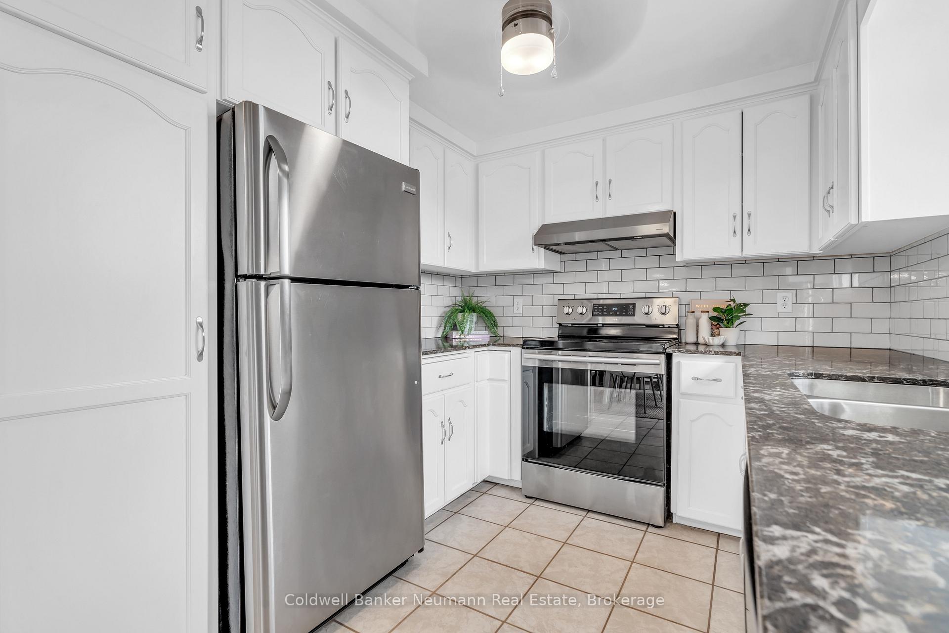 Photo 13 of 22 Celia Crescent, Guelph, Dovercliffe Park/Old University — HOMEH