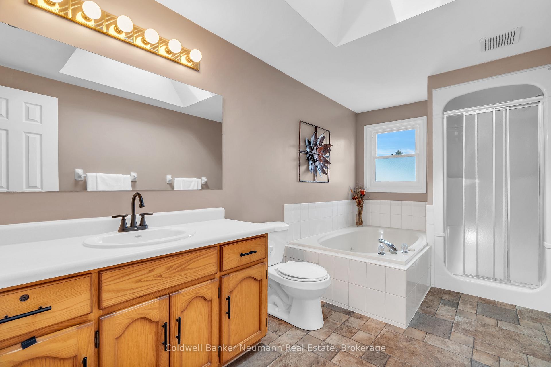 Photo 26 of 22 Celia Crescent, Guelph, Dovercliffe Park/Old University — HOMEH
