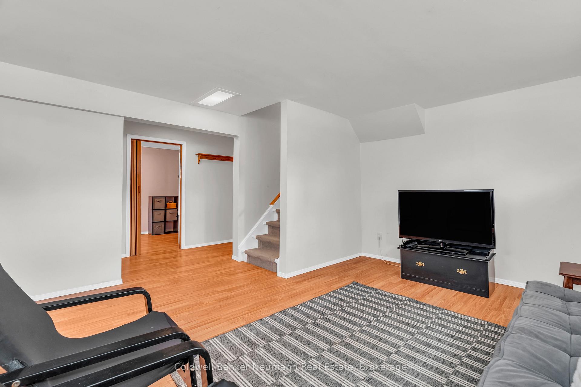Photo 29 of 22 Celia Crescent, Guelph, Dovercliffe Park/Old University — HOMEH