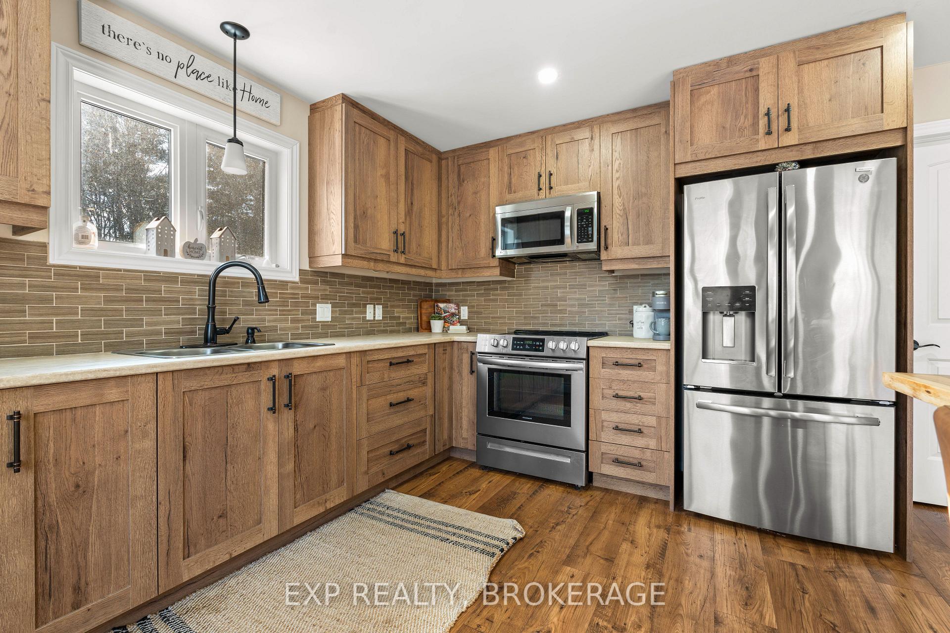 Photo 11 of 2579 Desert Lake Road, Frontenac, Frontenac South — HOMEH