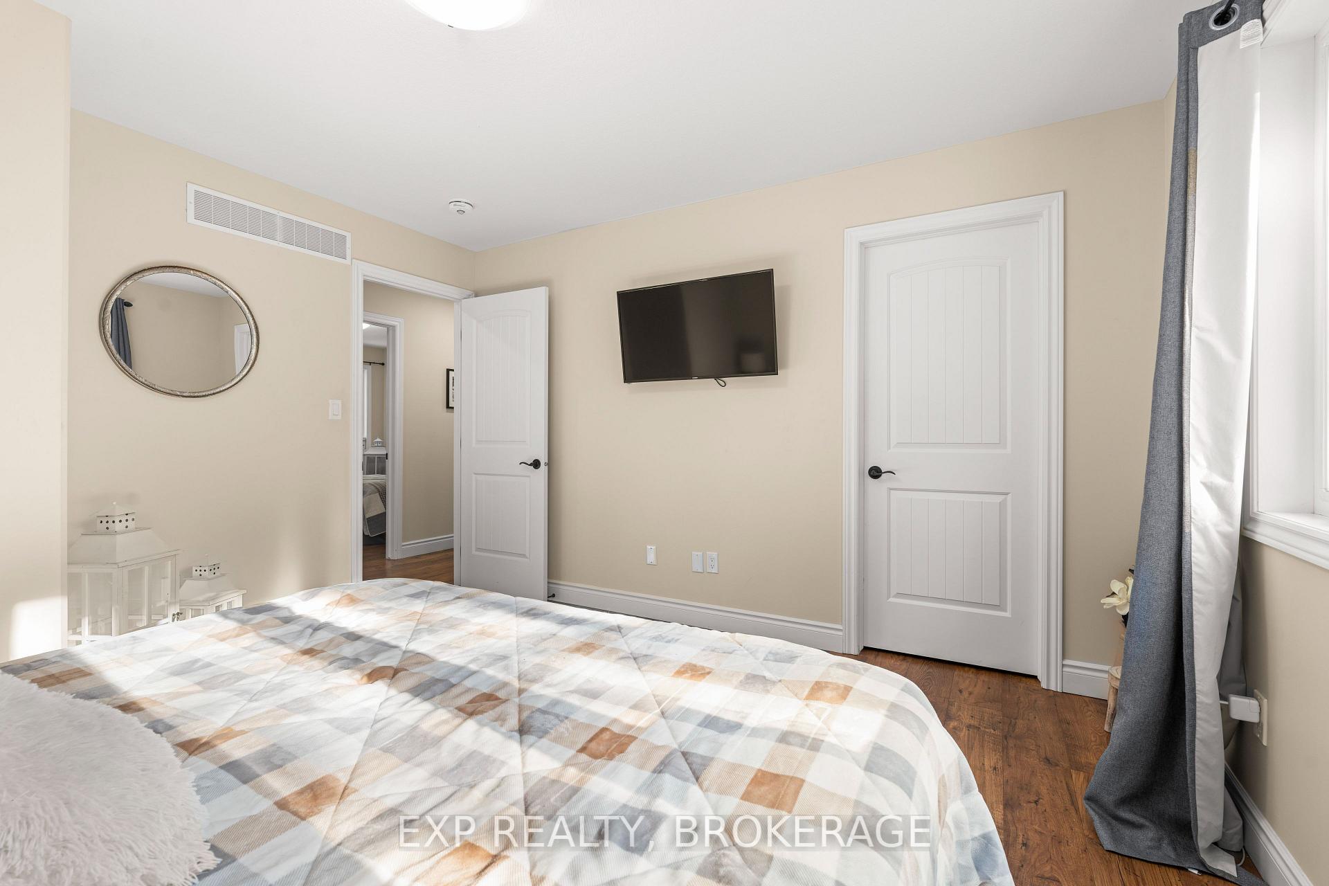 Photo 14 of 2579 Desert Lake Road, Frontenac, Frontenac South — HOMEH