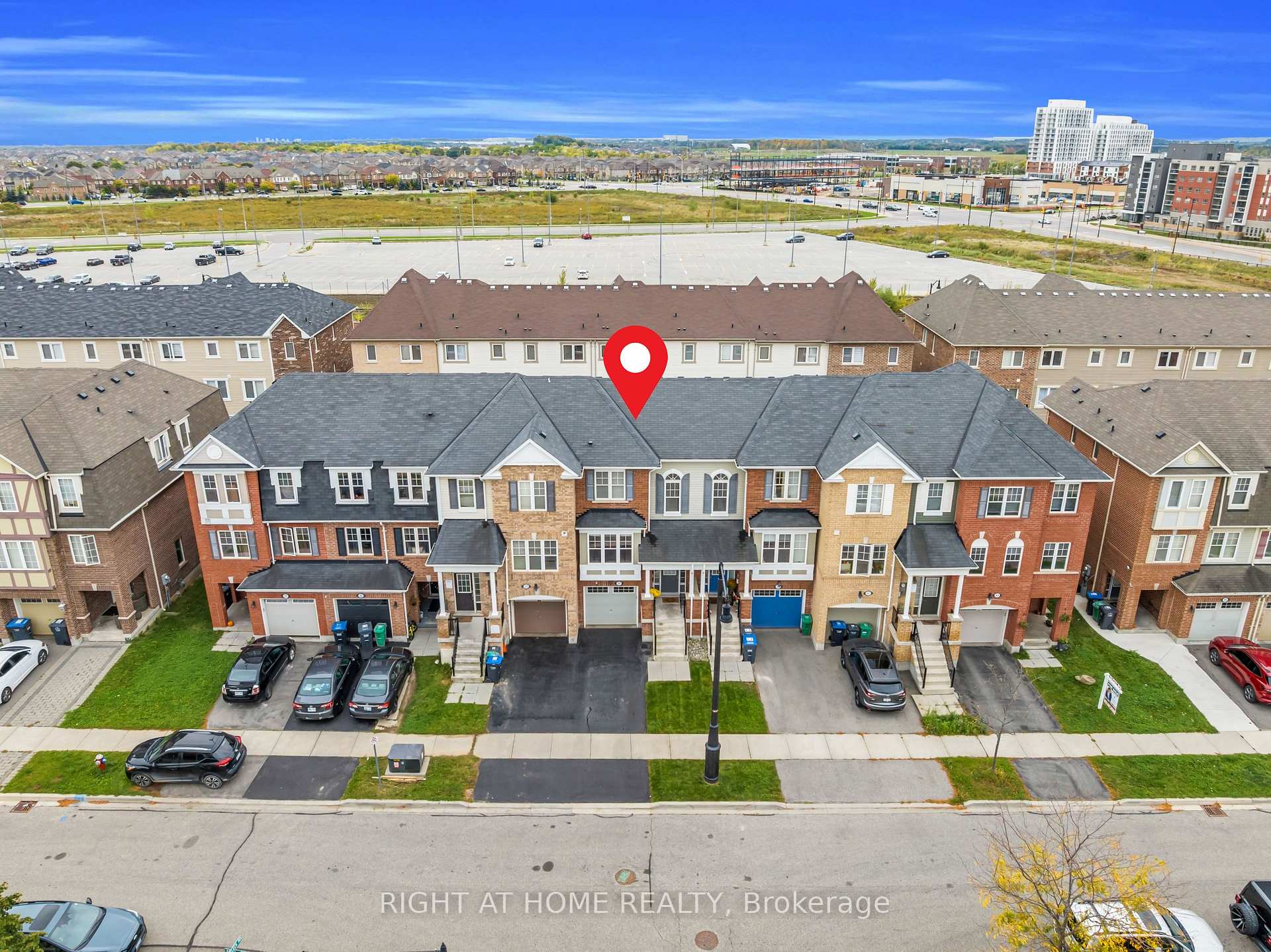Photo 4 of 37 Ariel Road, Brampton, Northwest Brampton — HOMEH