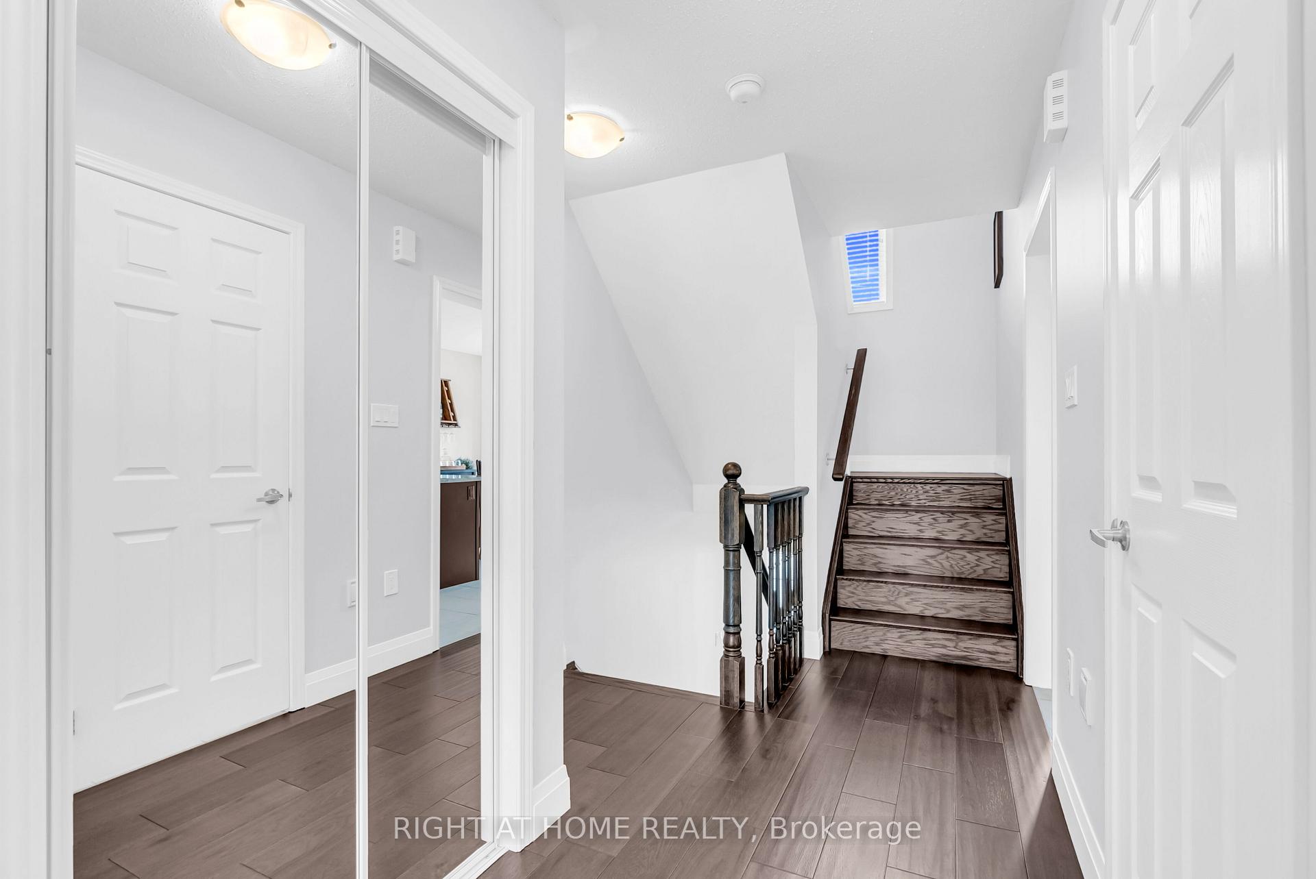 Photo 6 of 37 Ariel Road, Brampton, Northwest Brampton — HOMEH