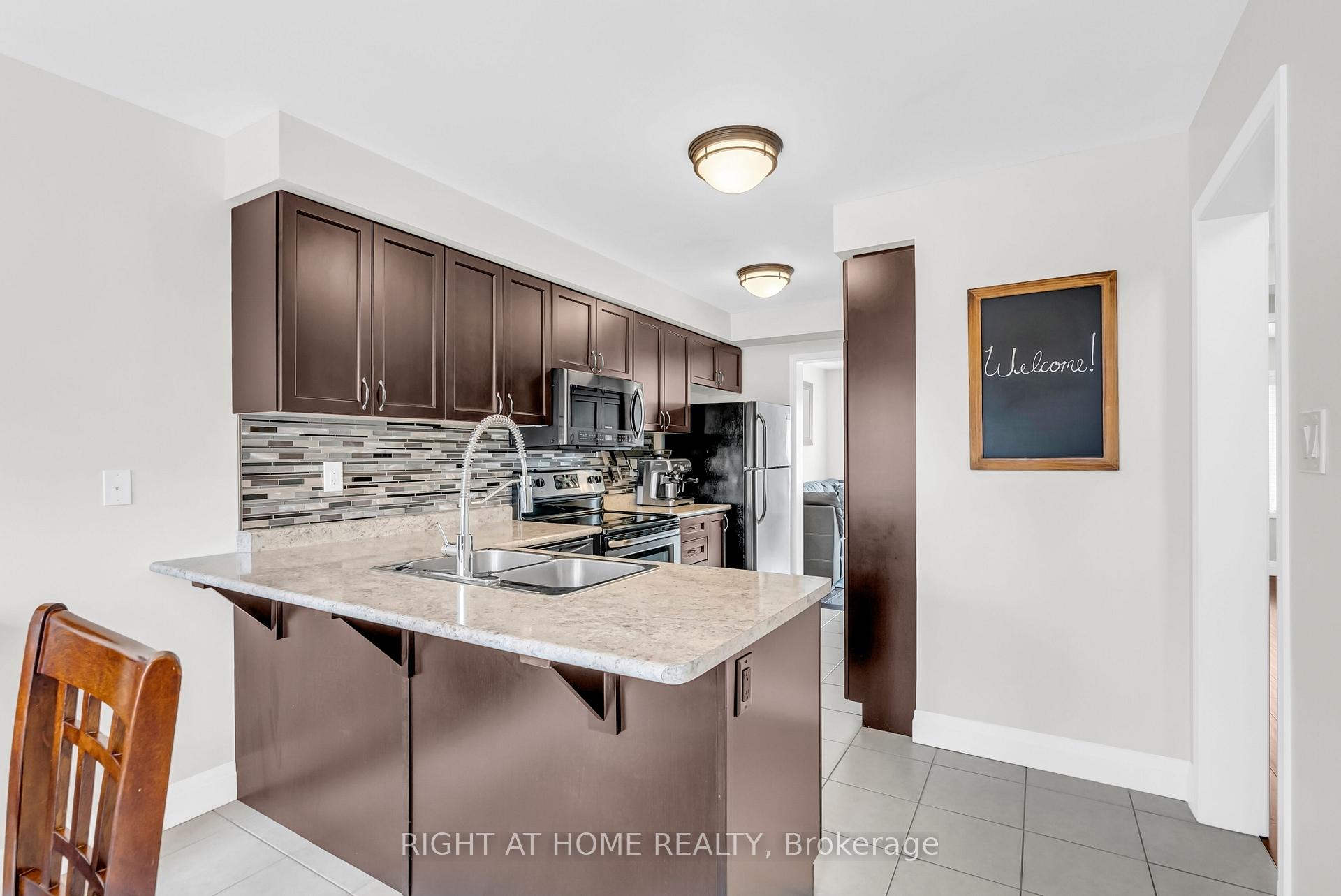 Photo 9 of 37 Ariel Road, Brampton, Northwest Brampton — HOMEH