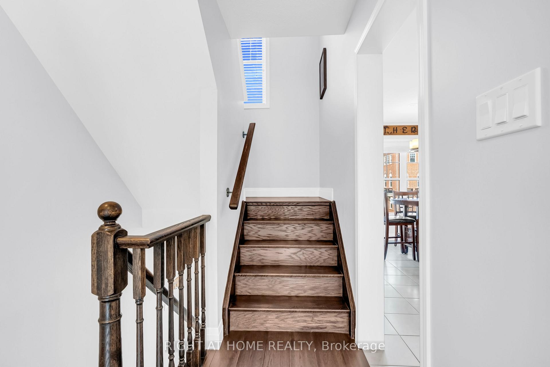 Photo 16 of 37 Ariel Road, Brampton, Northwest Brampton — HOMEH