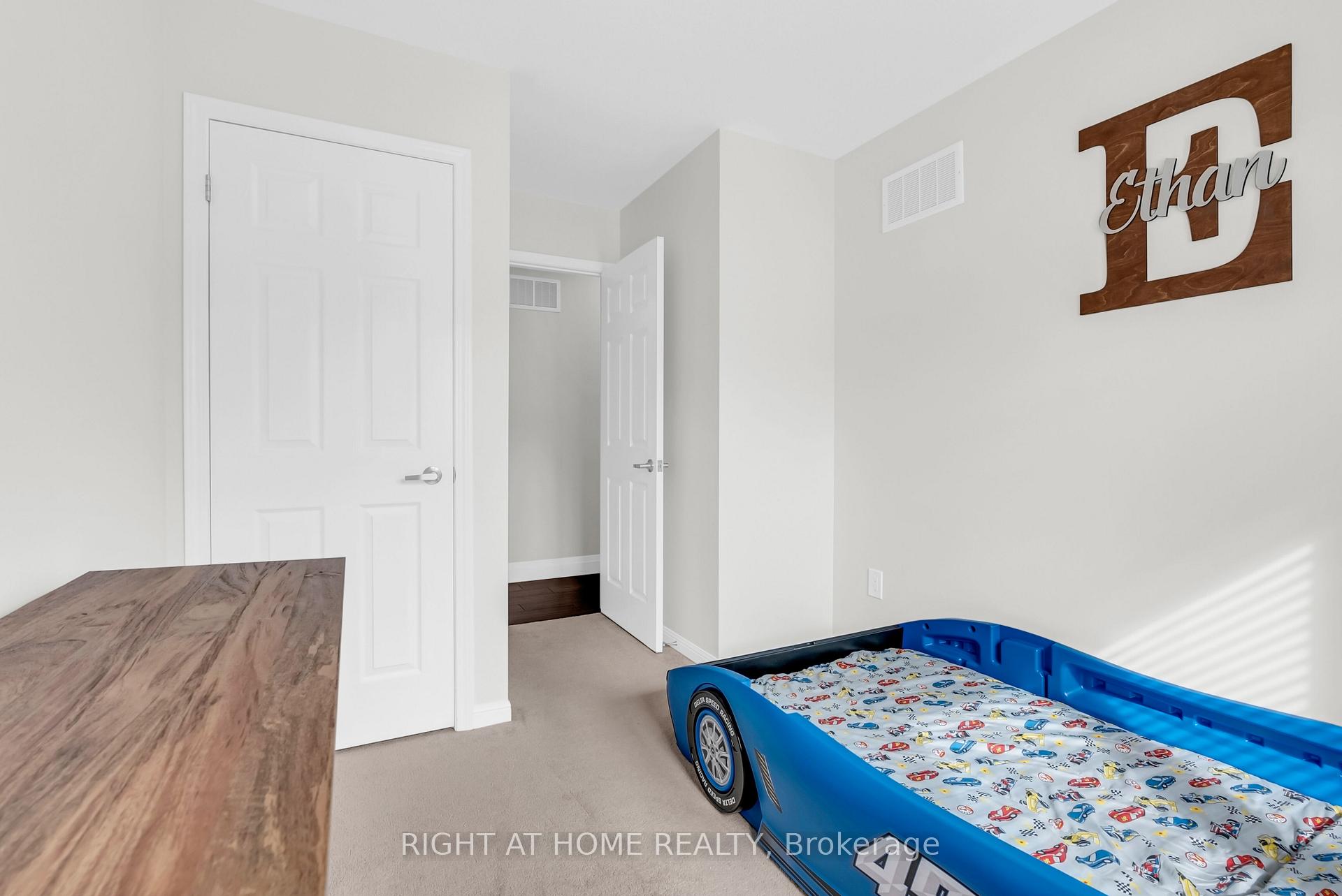 Photo 22 of 37 Ariel Road, Brampton, Northwest Brampton — HOMEH