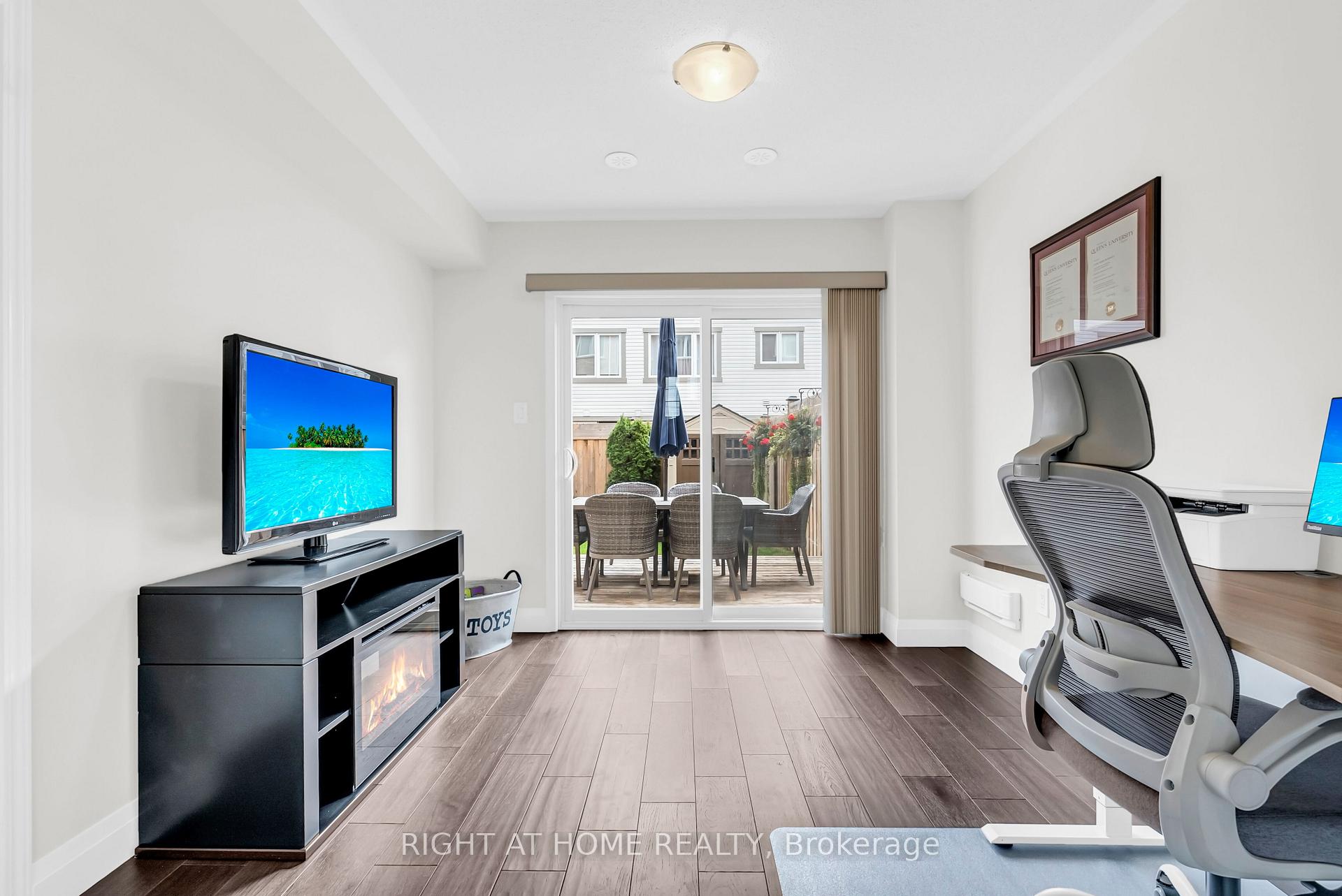 Photo 25 of 37 Ariel Road, Brampton, Northwest Brampton — HOMEH