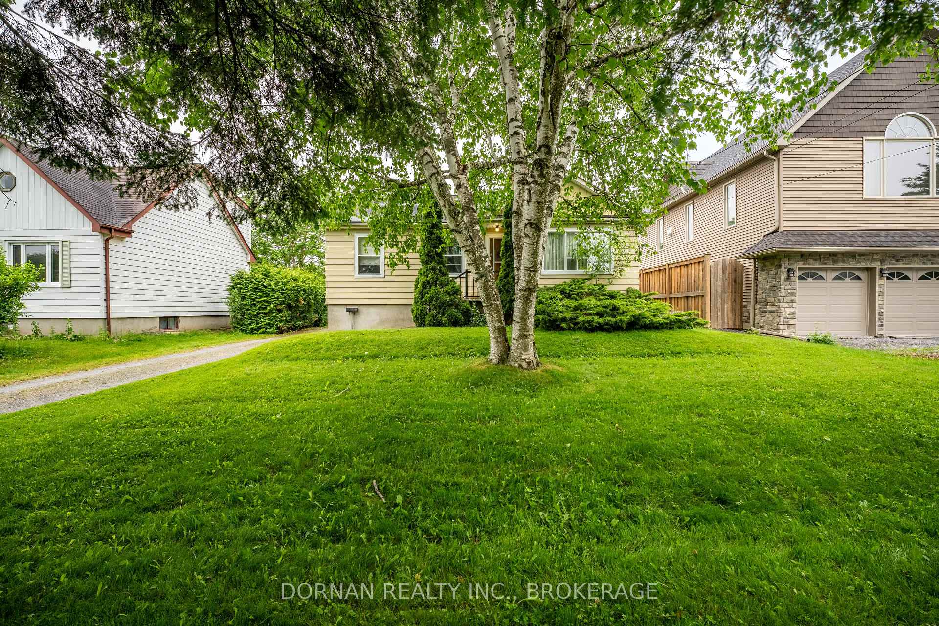 Photo 6 of 38 Darlington Boulevard, Clarington, Courtice — HOMEH