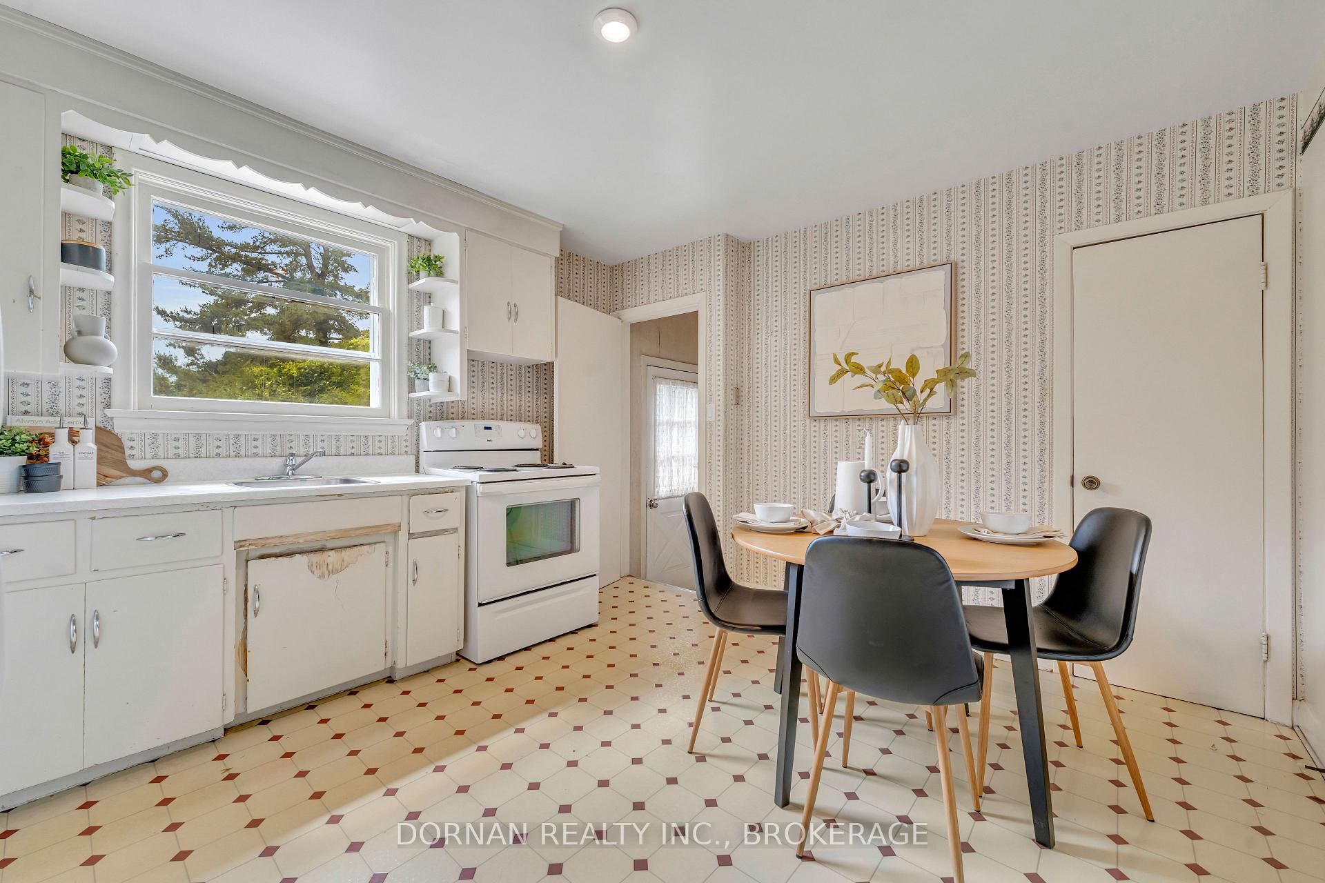Photo 15 of 38 Darlington Boulevard, Clarington, Courtice — HOMEH