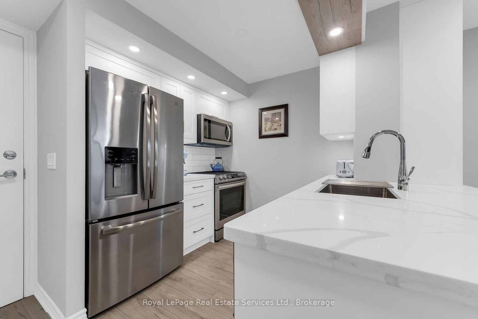 Photo 6 of Unit 302, 2391 Central Park Dr, Oakville, River Oaks — HOMEH