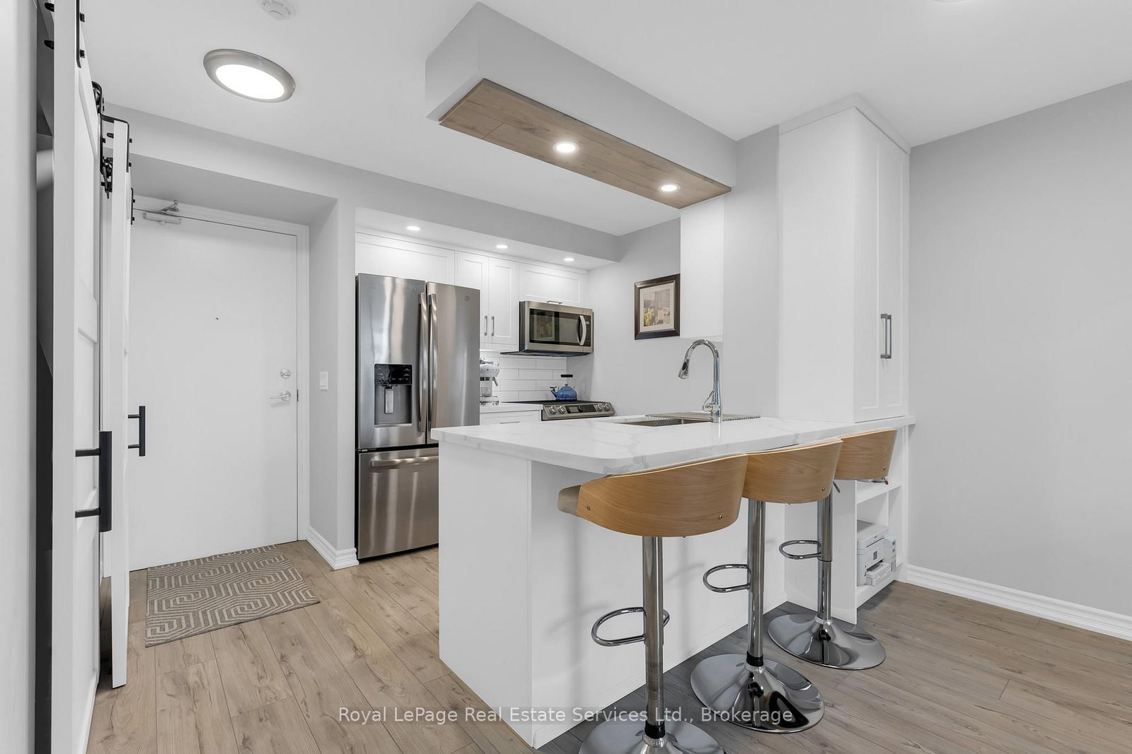 Photo 7 of Unit 302, 2391 Central Park Dr, Oakville, River Oaks — HOMEH