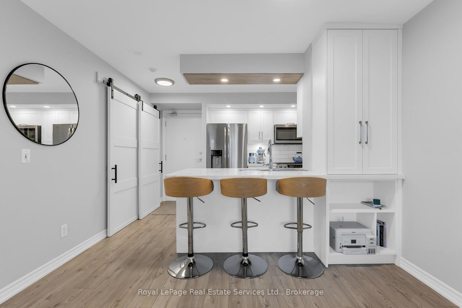 Photo 8 of Unit 302, 2391 Central Park Dr, Oakville, River Oaks — HOMEH
