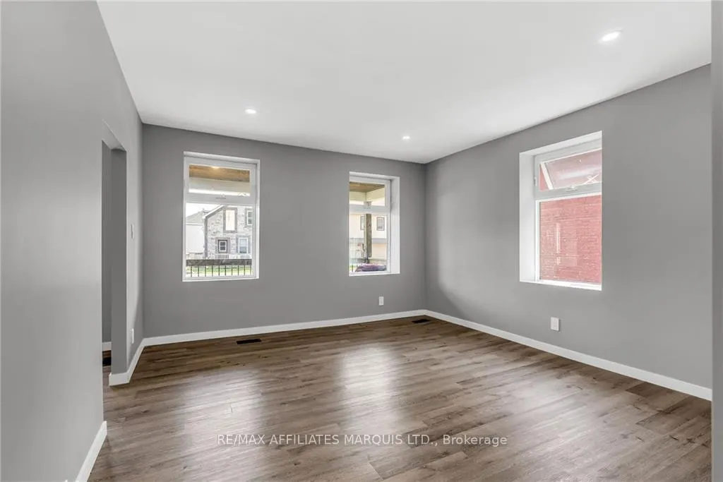 Photo 21 of 419 Water Street E, Cornwall — HOMEH