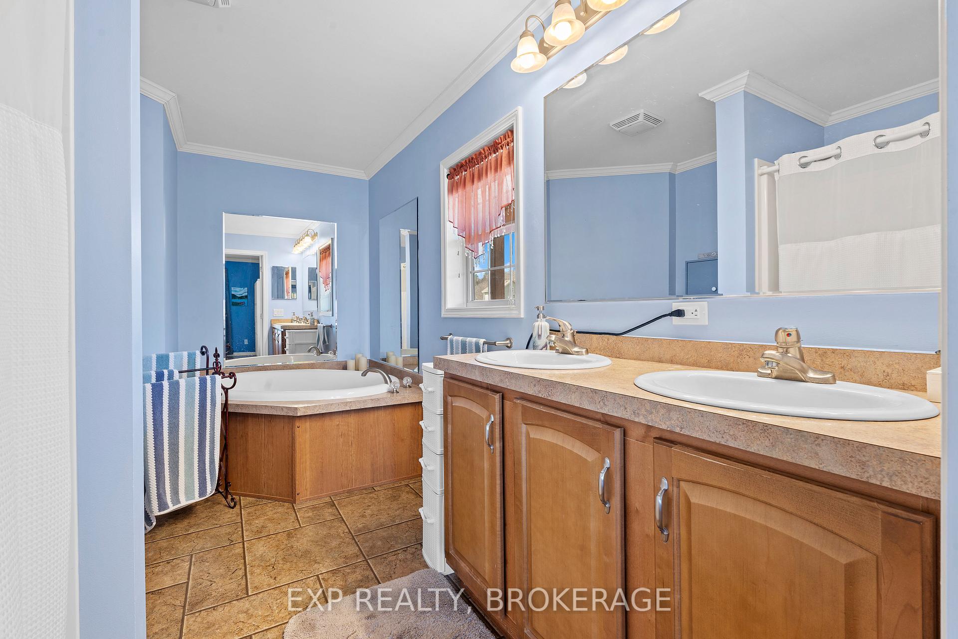 Photo 17 of 39 Starlight Lane, Frontenac, Frontenac South — HOMEH