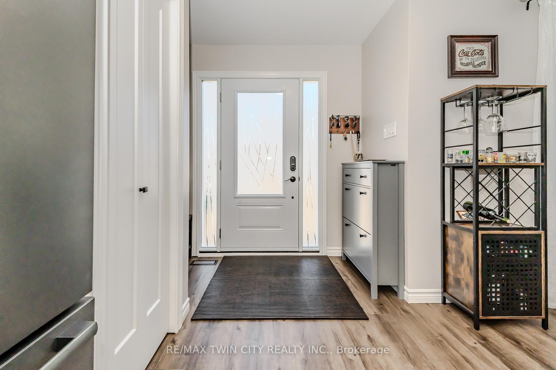 Photo 3 of 518 Mortimer Drive, Cambridge — HOMEH