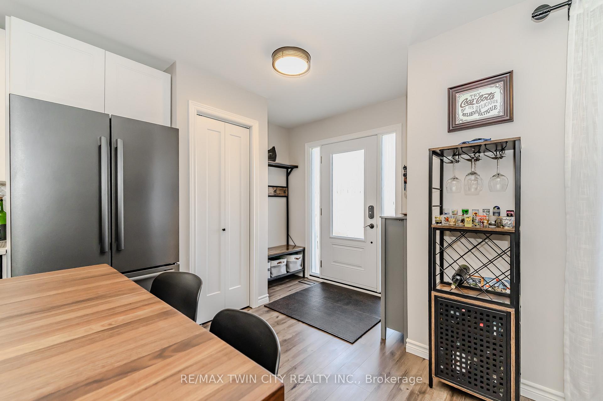 Photo 4 of 518 Mortimer Drive, Cambridge — HOMEH