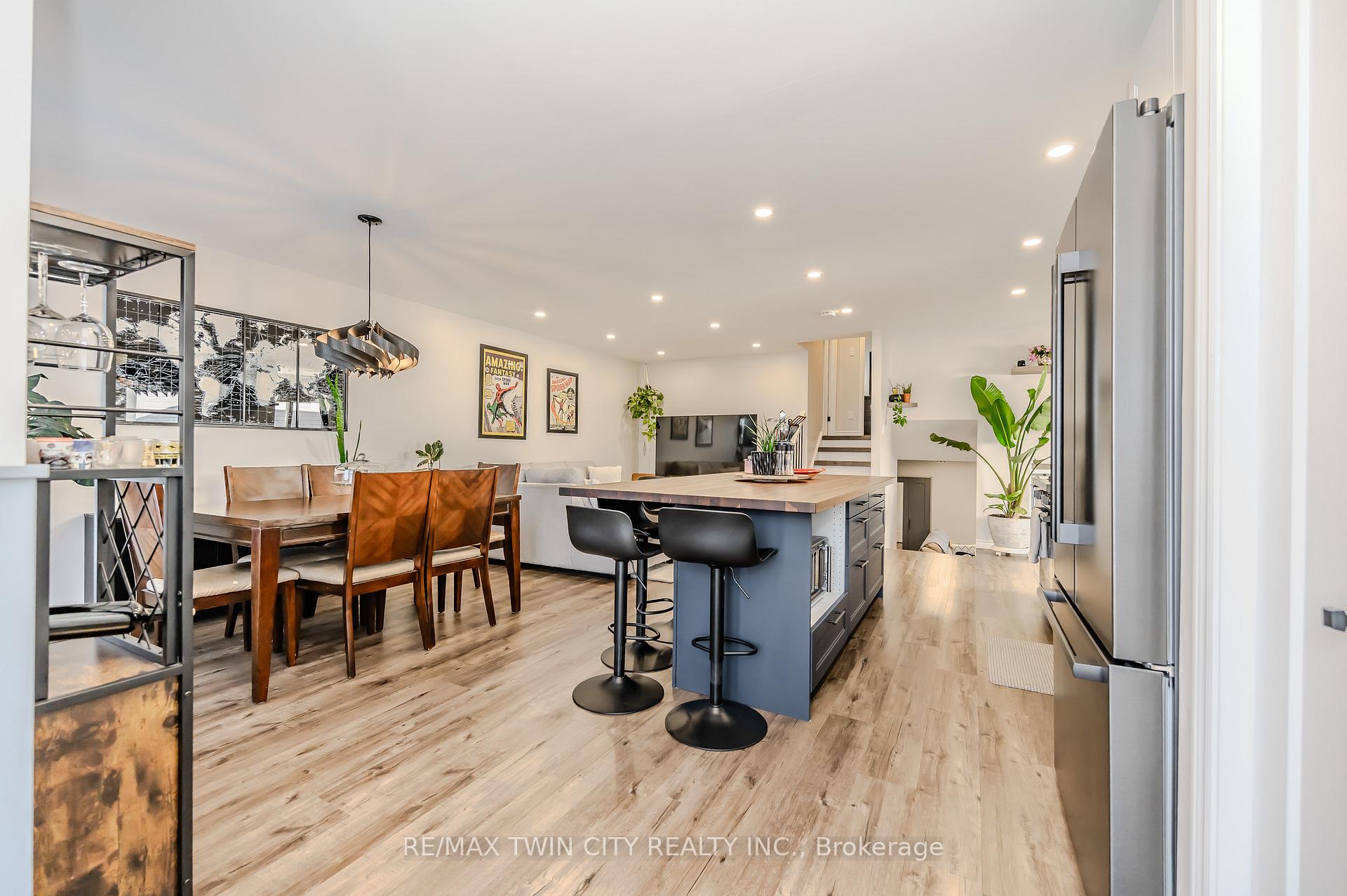 Photo 5 of 518 Mortimer Drive, Cambridge — HOMEH
