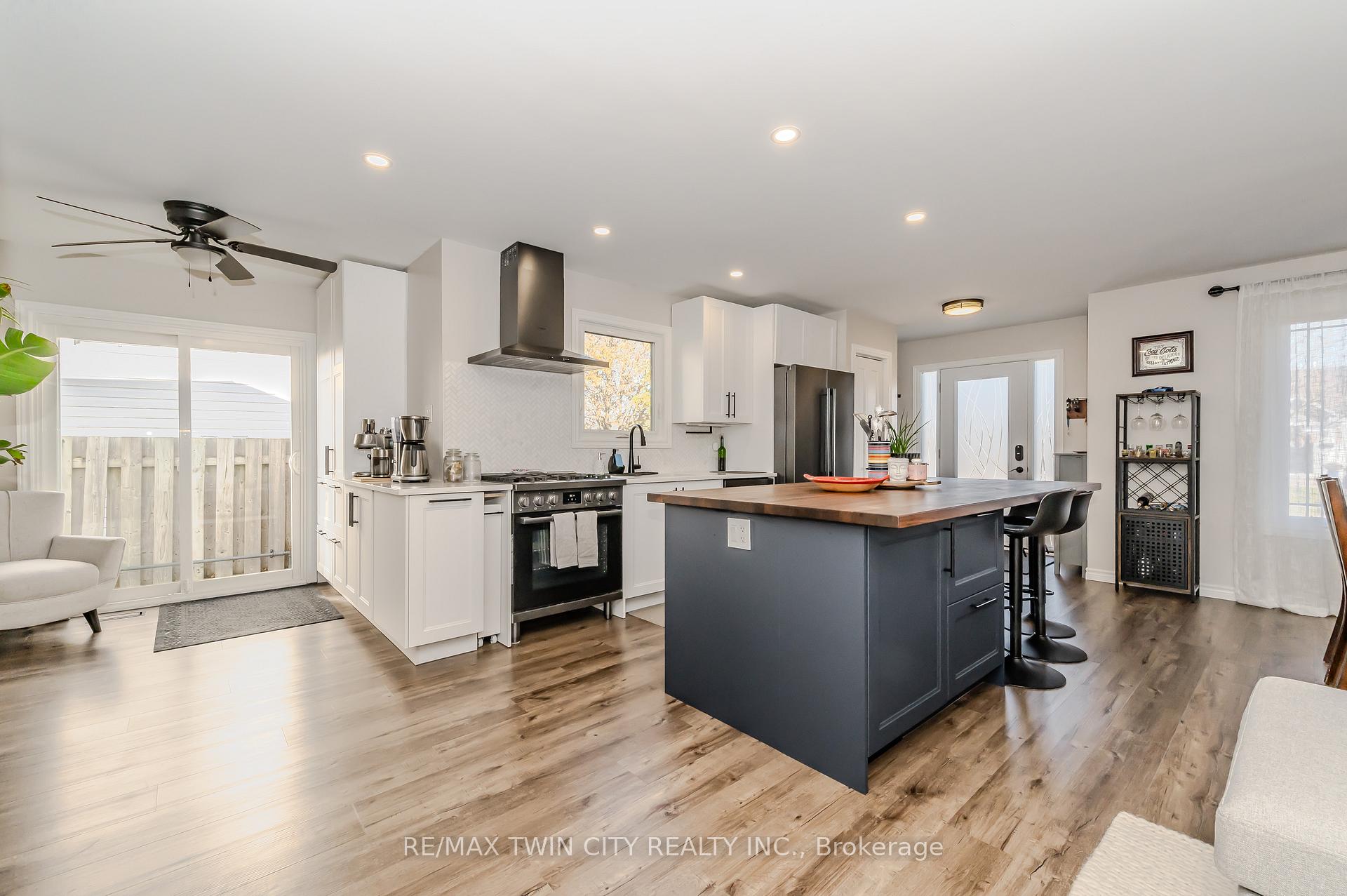 Photo 6 of 518 Mortimer Drive, Cambridge — HOMEH
