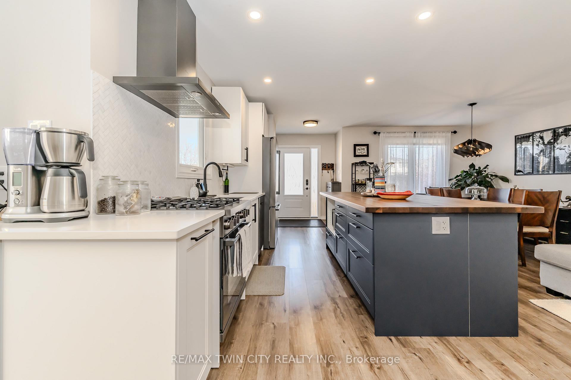 Photo 9 of 518 Mortimer Drive, Cambridge — HOMEH