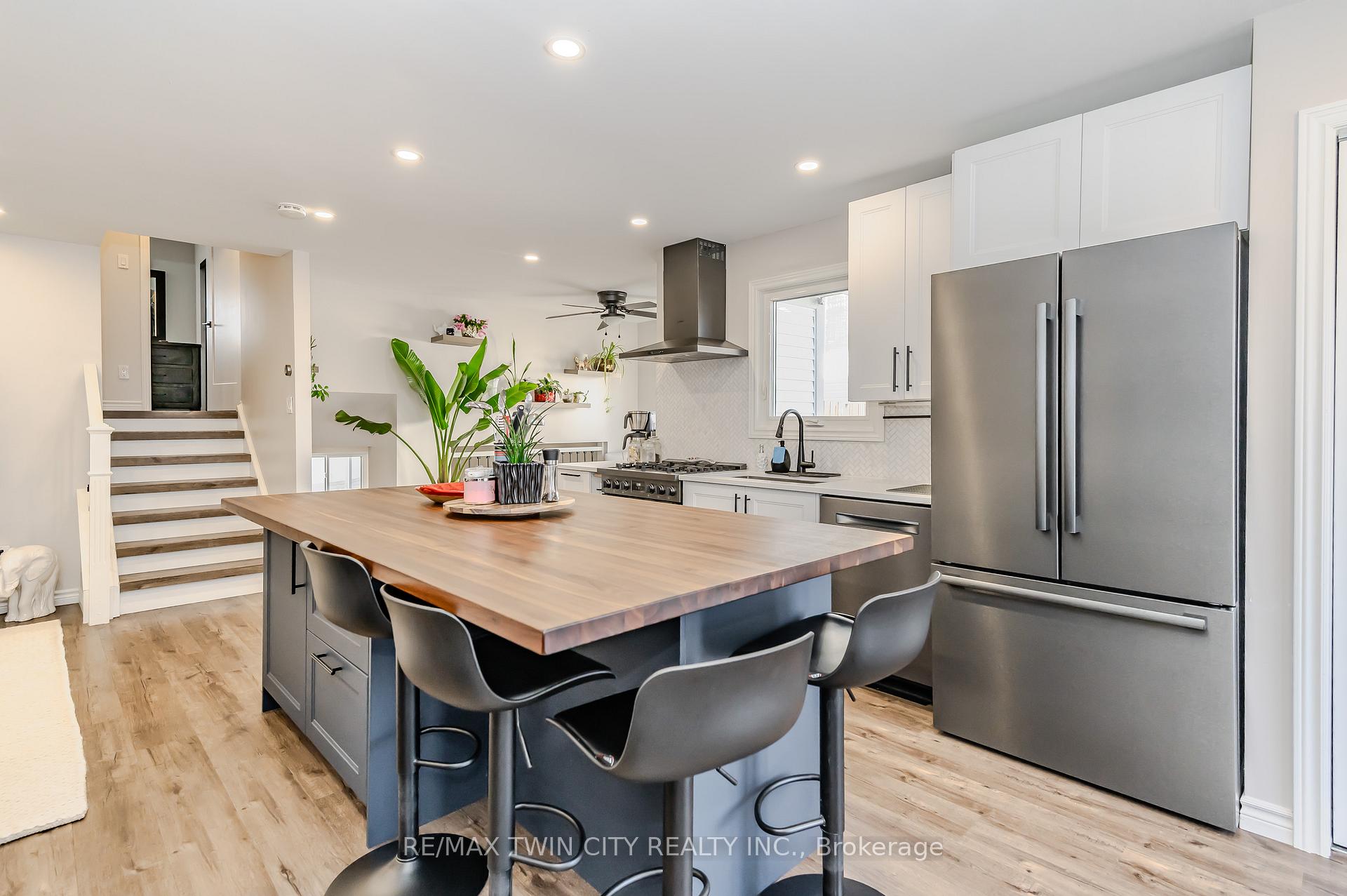 Photo 10 of 518 Mortimer Drive, Cambridge — HOMEH