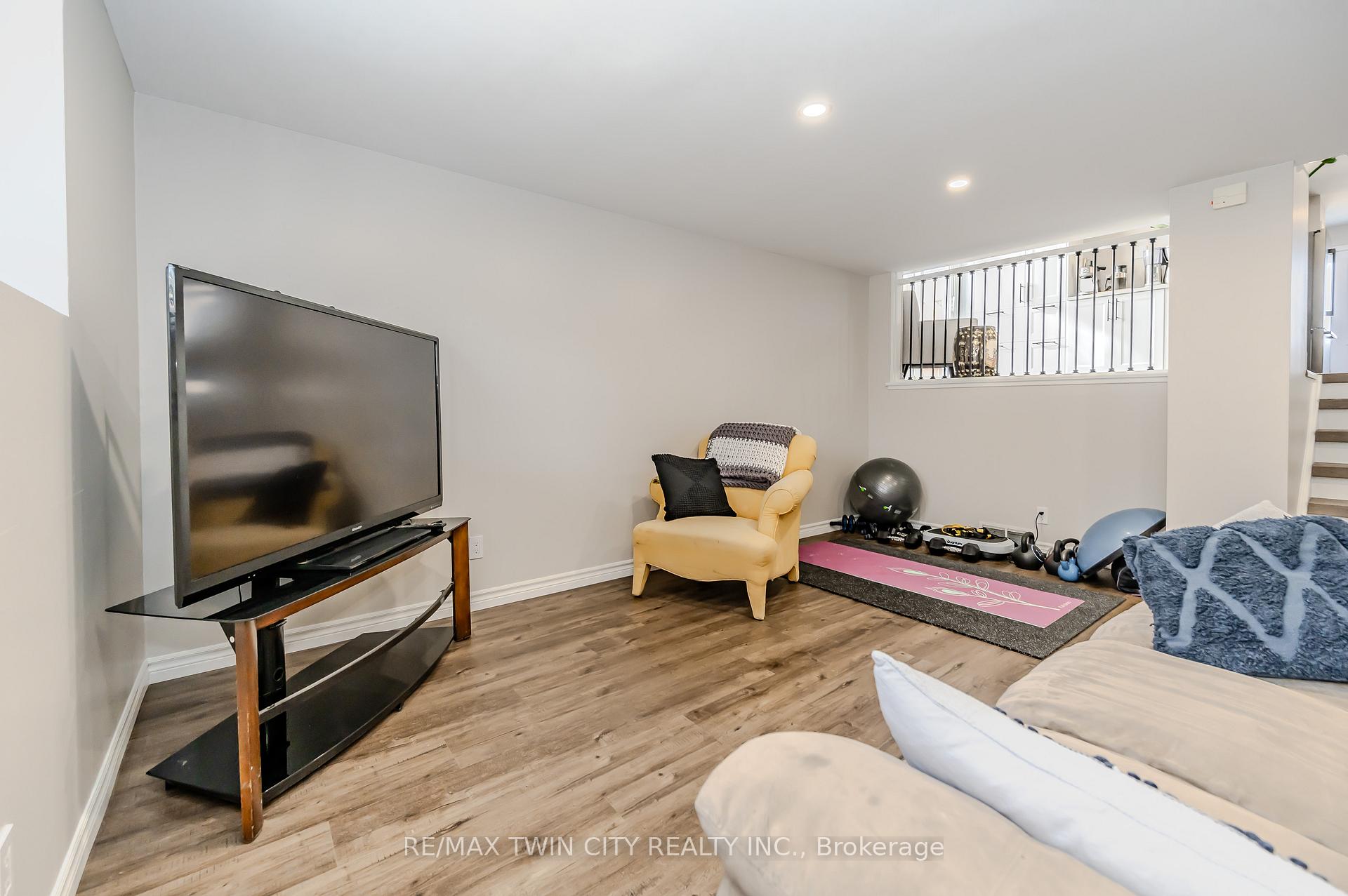 Photo 20 of 518 Mortimer Drive, Cambridge — HOMEH
