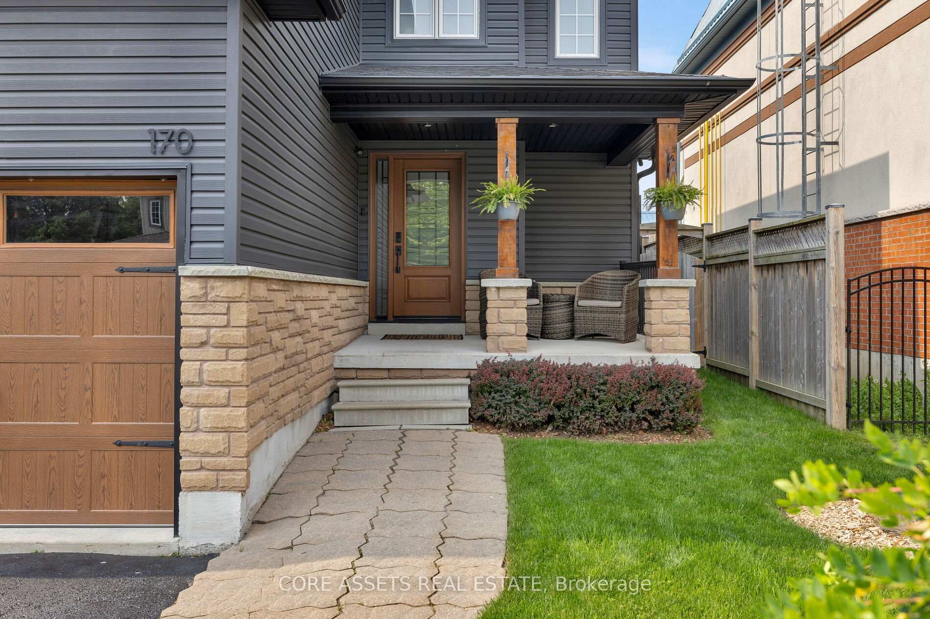 Photo 2 of 170 Harmer Drive, Clarington, Newcastle — HOMEH