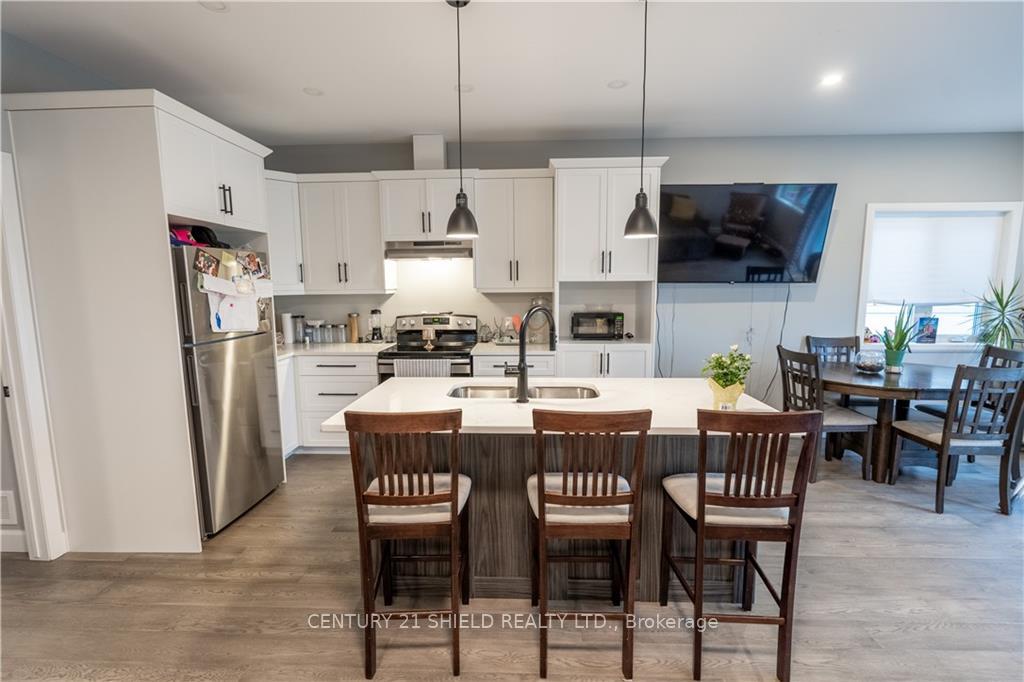 Photo 4 of 142 Bellwood Drive, Cornwall — HOMEH
