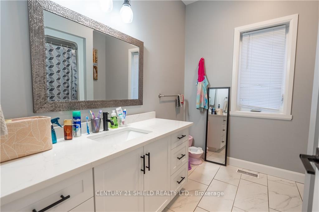 Photo 11 of 142 Bellwood Drive, Cornwall — HOMEH
