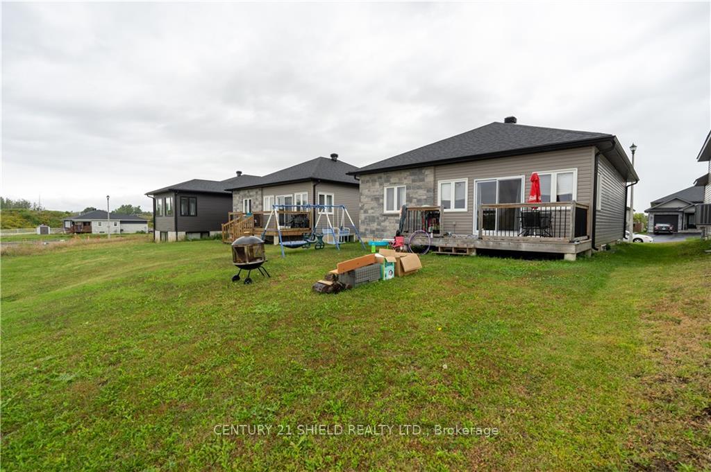 Photo 18 of 142 Bellwood Drive, Cornwall — HOMEH