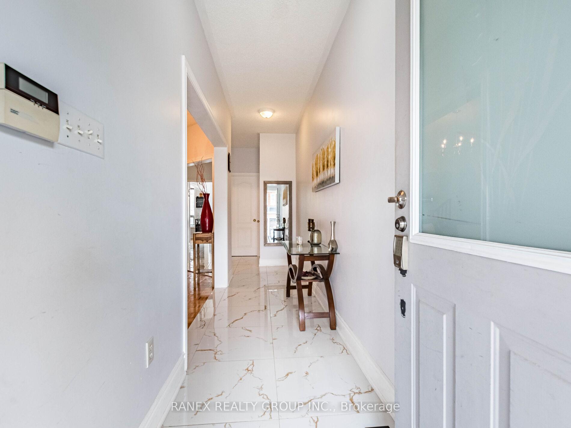 Photo 5 of 18 Tundra Swan Road, Brampton, Sandringham-Wellington — HOMEH