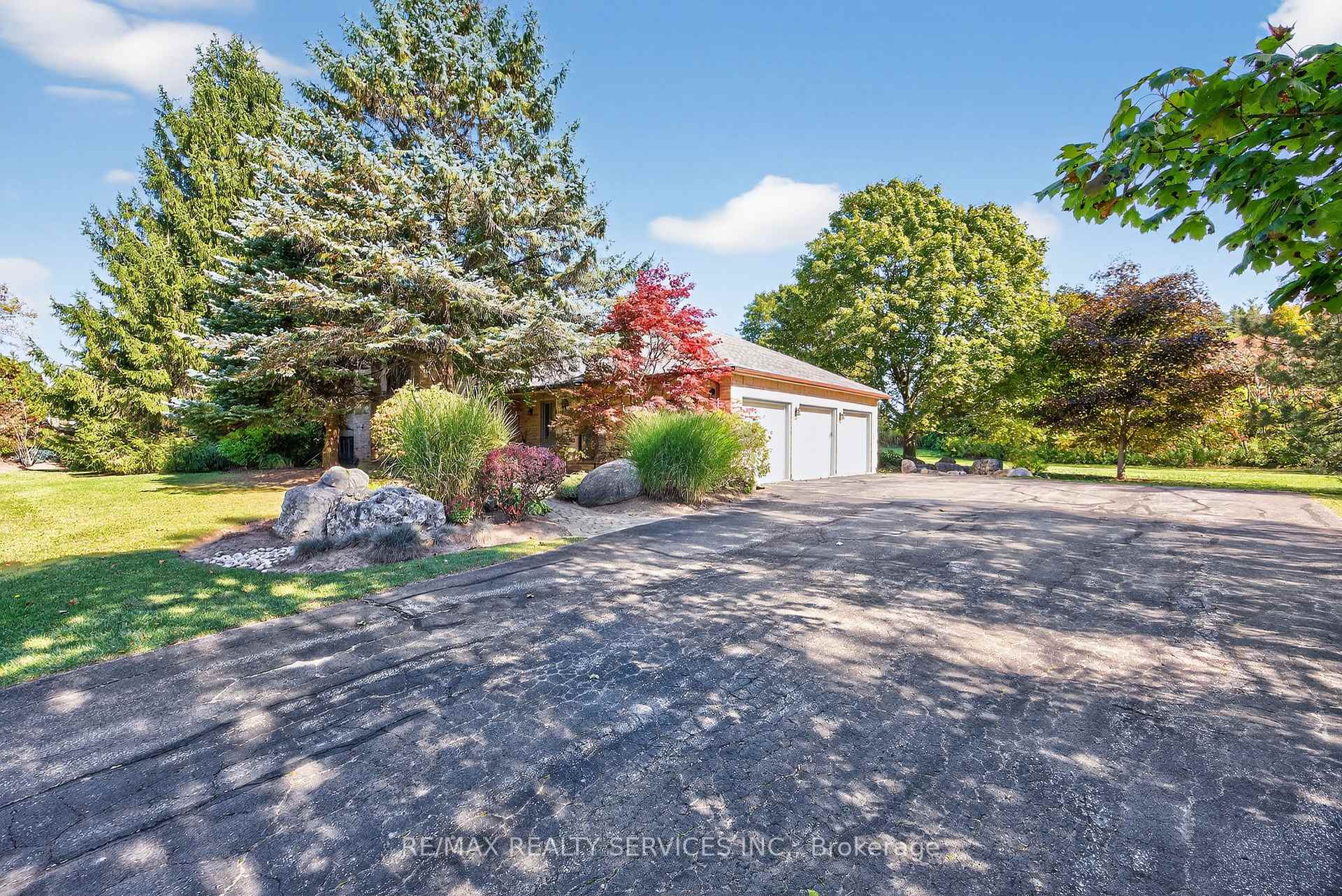 Photo 2 of 43 Mccort Drive, Caledon, Caledon Village — HOMEH