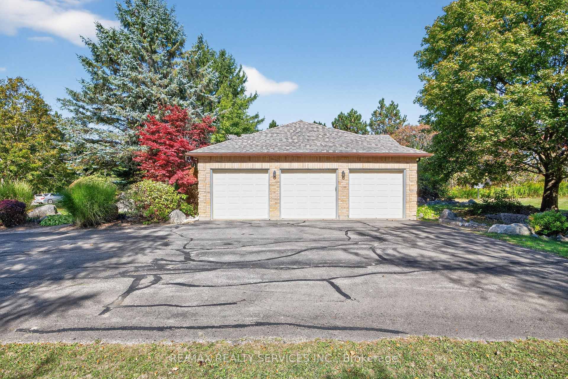Photo 8 of 43 Mccort Drive, Caledon, Caledon Village — HOMEH