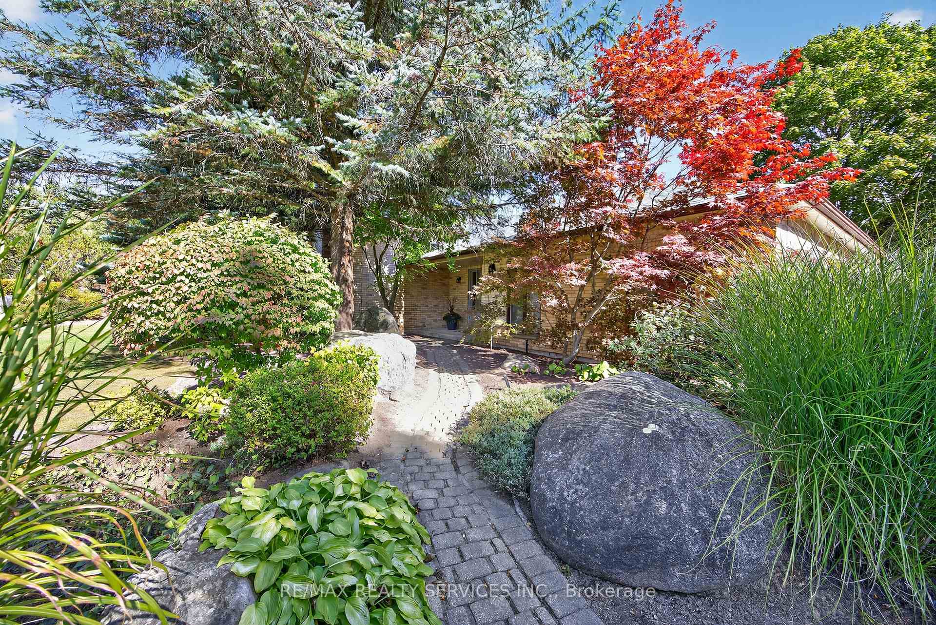 Photo 6 of 43 Mccort Drive, Caledon, Caledon Village — HOMEH