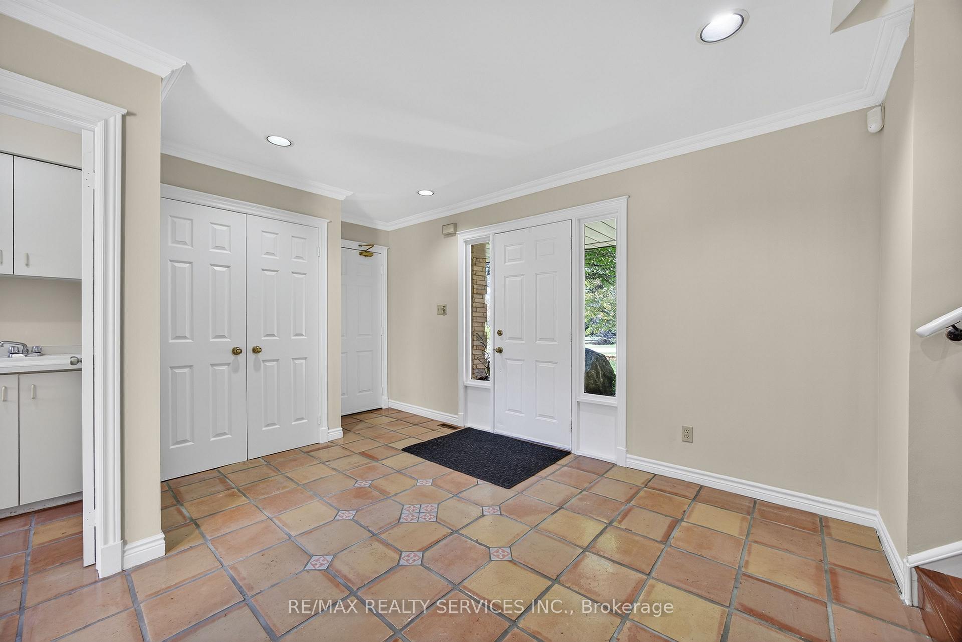 Photo 4 of 43 Mccort Drive, Caledon, Caledon Village — HOMEH