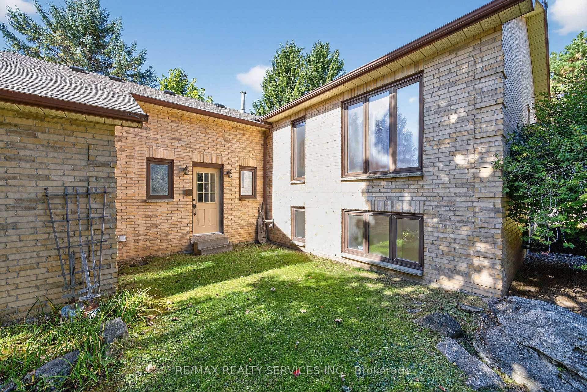 Photo 42 of 43 Mccort Drive, Caledon, Caledon Village — HOMEH