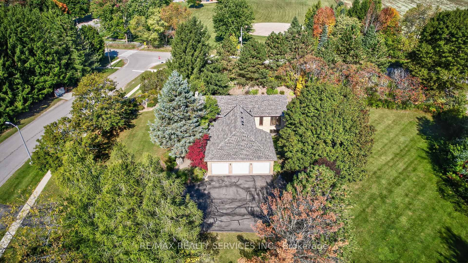 Photo 44 of 43 Mccort Drive, Caledon, Caledon Village — HOMEH