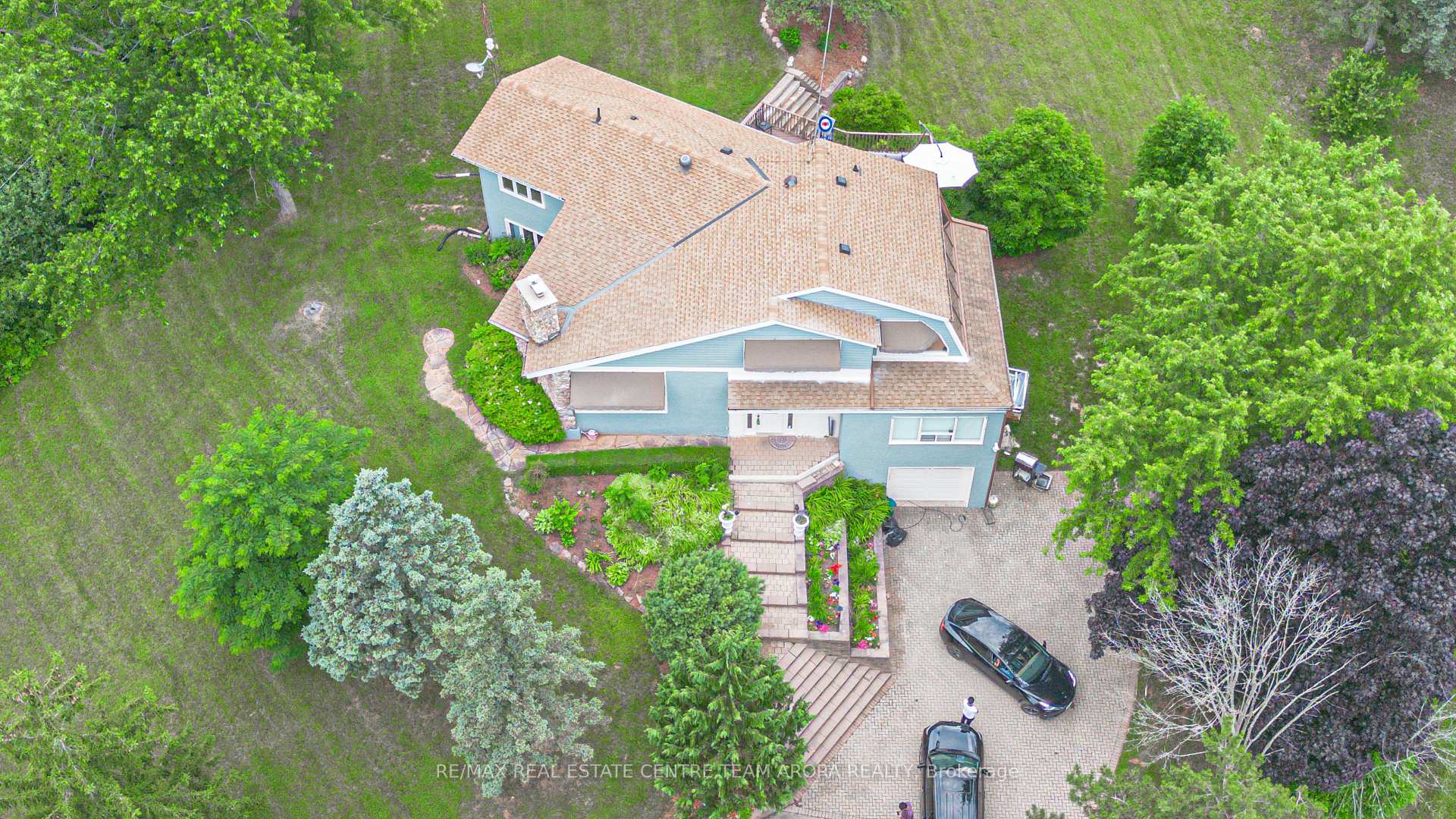 Front of 10799 15 Side Road
