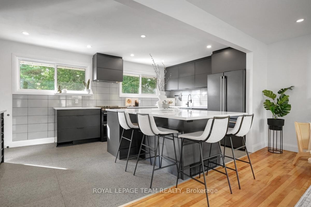 Photo 10 of 884 Admiral Avenue, Ottawa, Carlington — HOMEH