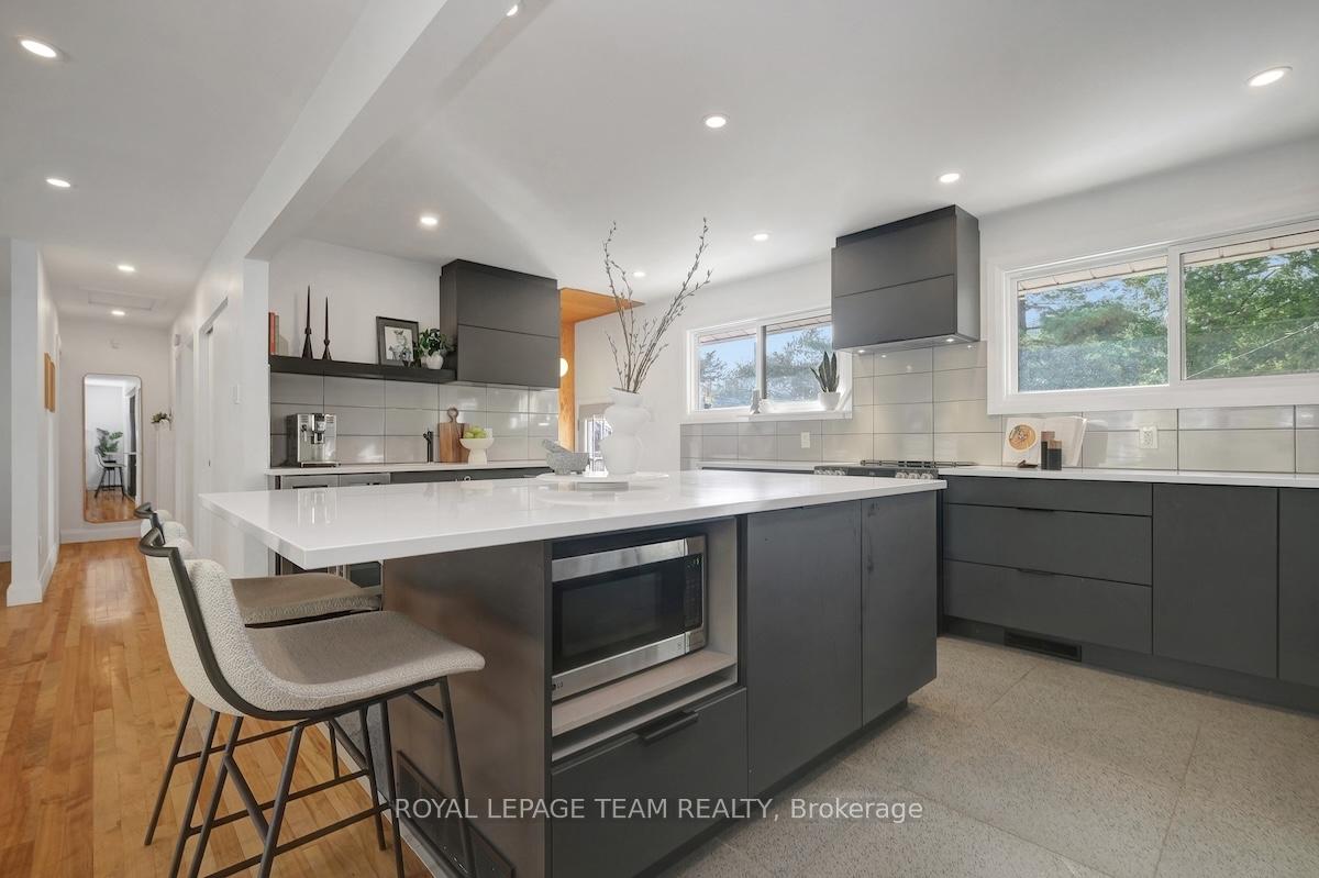 Photo 14 of 884 Admiral Avenue, Ottawa, Carlington — HOMEH
