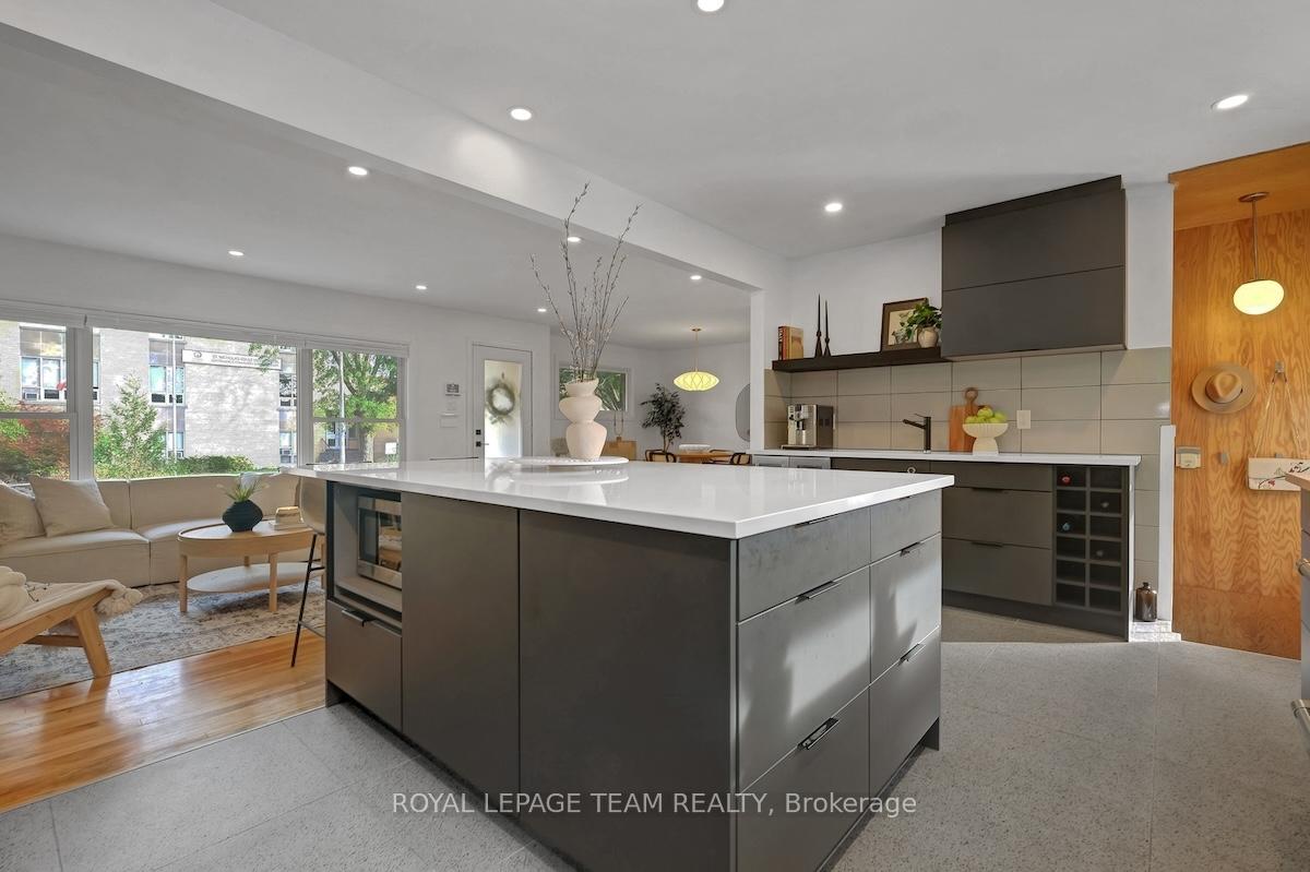 Photo 13 of 884 Admiral Avenue, Ottawa, Carlington — HOMEH