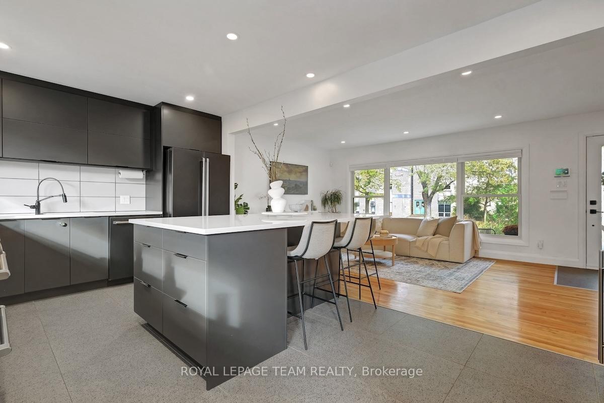 Photo 15 of 884 Admiral Avenue, Ottawa, Carlington — HOMEH