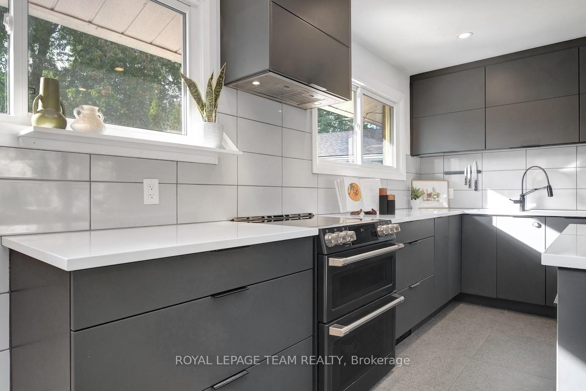 Photo 19 of 884 Admiral Avenue, Ottawa, Carlington — HOMEH
