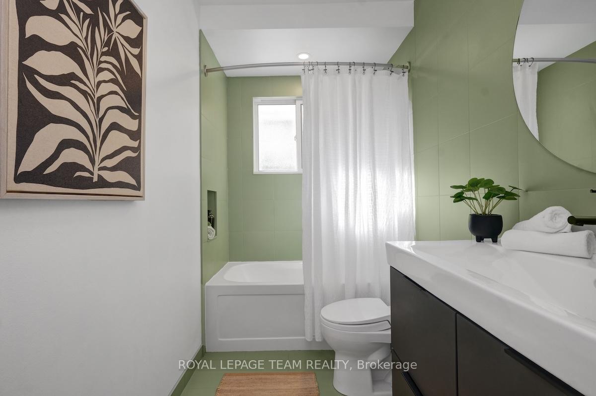 Photo 21 of 884 Admiral Avenue, Ottawa, Carlington — HOMEH