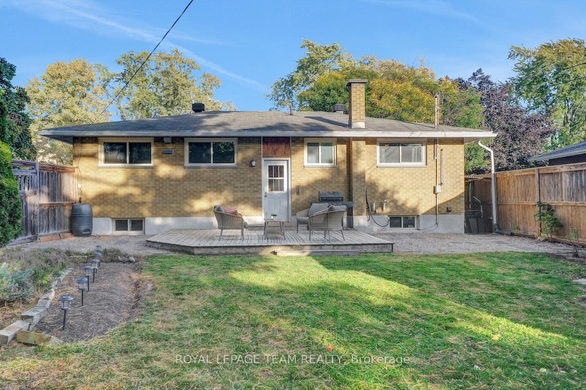 Photo 35 of 884 Admiral Avenue, Ottawa, Carlington — HOMEH