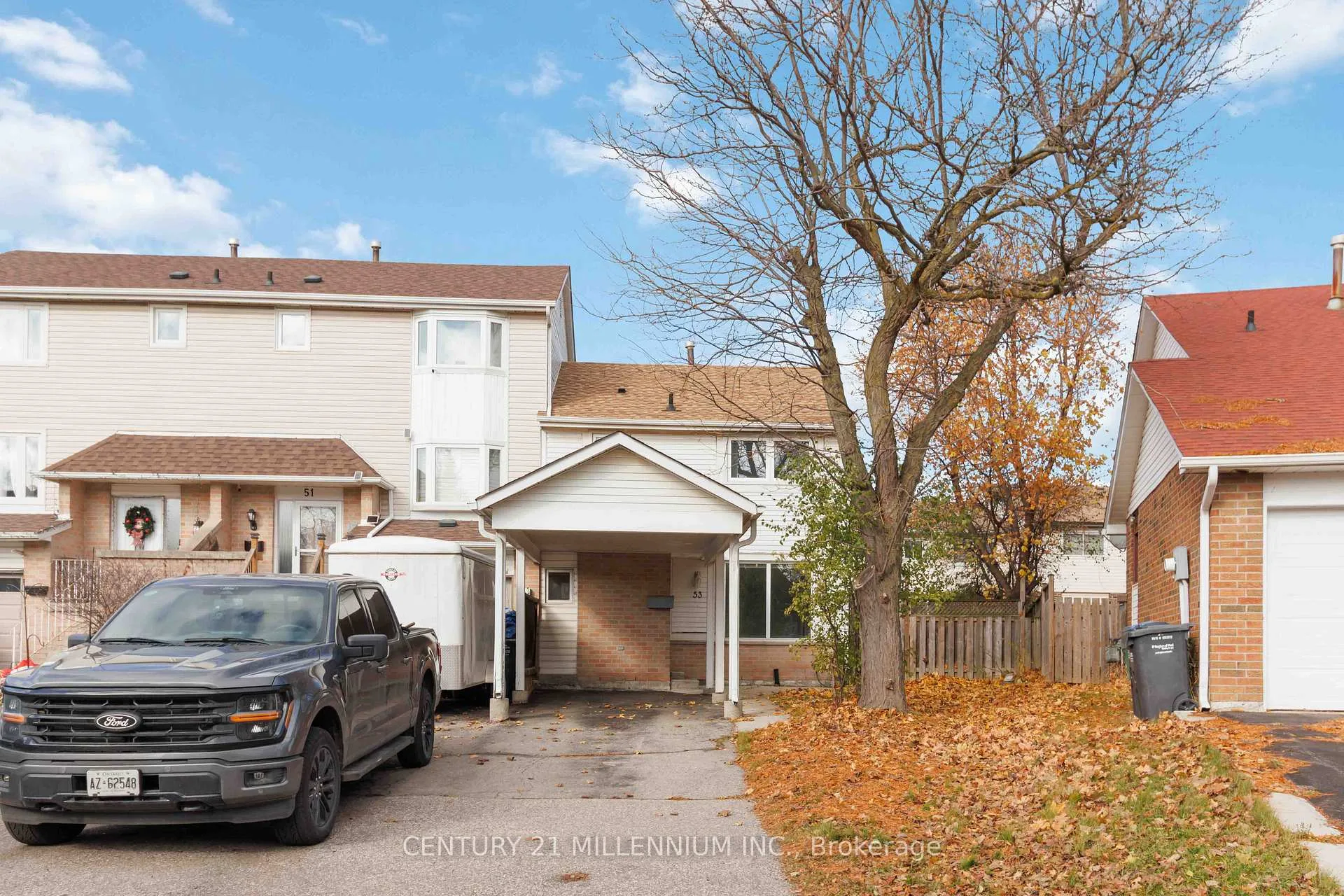 Photo 2 of 53 Courtleigh Square, Brampton, Heart Lake East — HOMEH