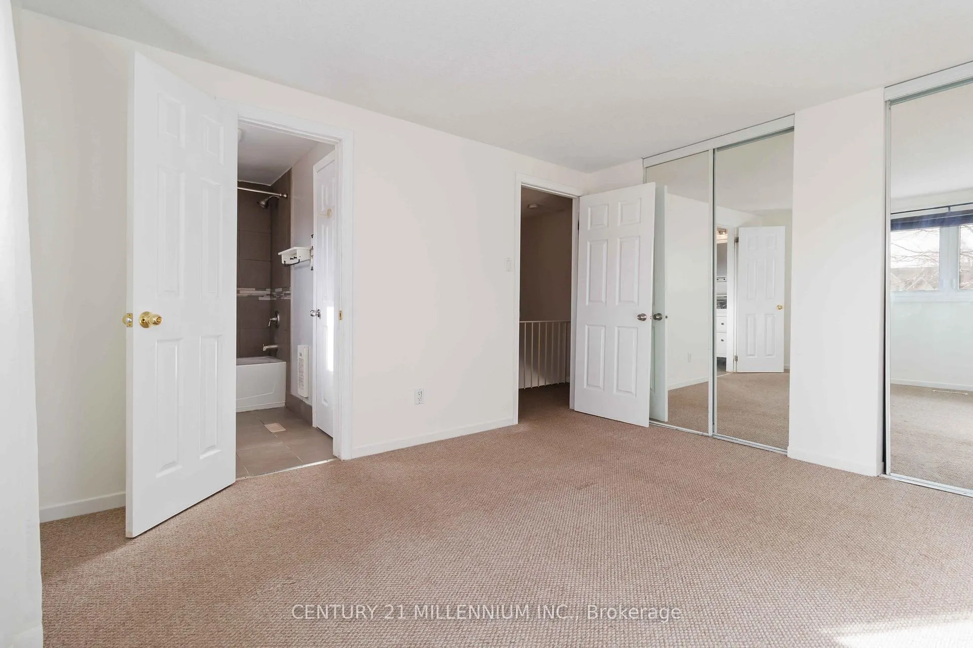 Photo 15 of 53 Courtleigh Square, Brampton, Heart Lake East — HOMEH