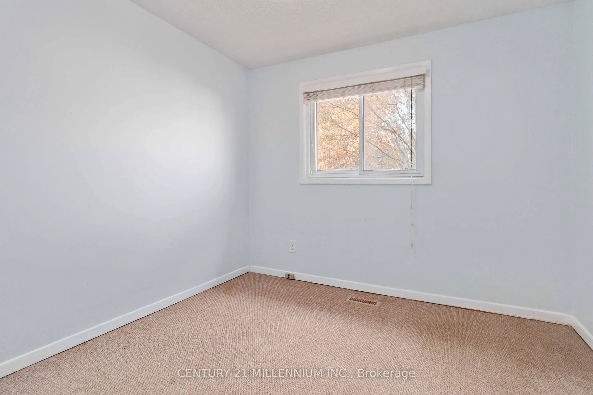 Photo 21 of 53 Courtleigh Square, Brampton, Heart Lake East — HOMEH