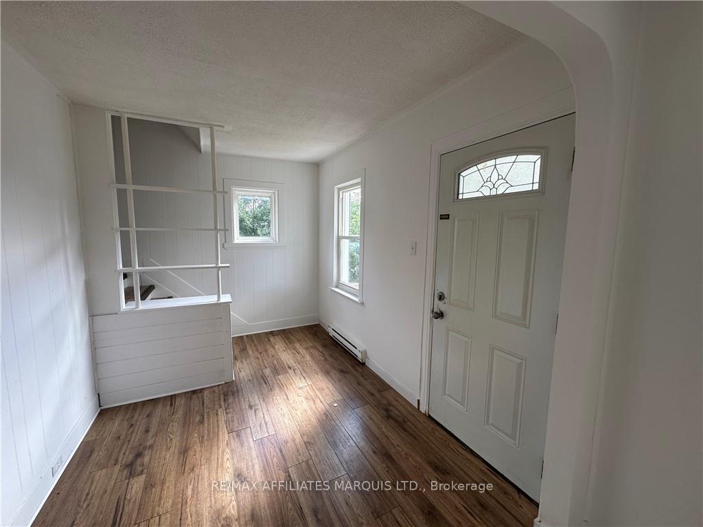 Photo 3 of 731 Gloucester Street N, Cornwall — HOMEH