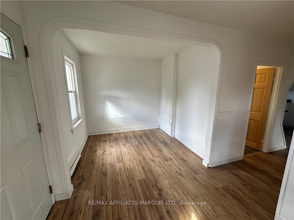 Photo 4 of 731 Gloucester Street N, Cornwall — HOMEH