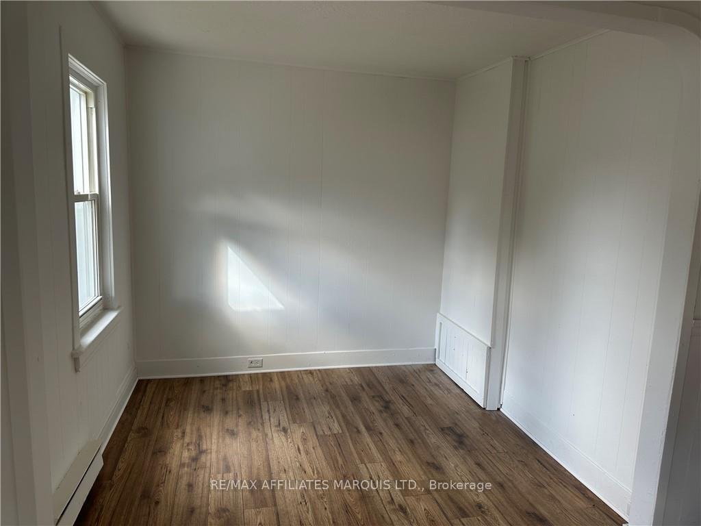 Photo 5 of 731 Gloucester Street N, Cornwall — HOMEH